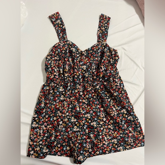 Shein - Picture 1 of 2